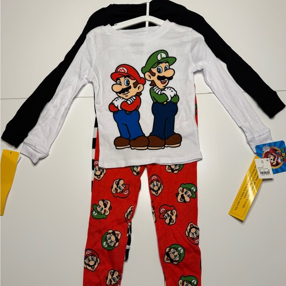 Super Mario 4 Piece Pajama Set - Picture 1 of 5